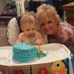 Meet your Posher, Lois